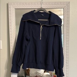 Stylish Navy Sweatshirt with Zipper Detail